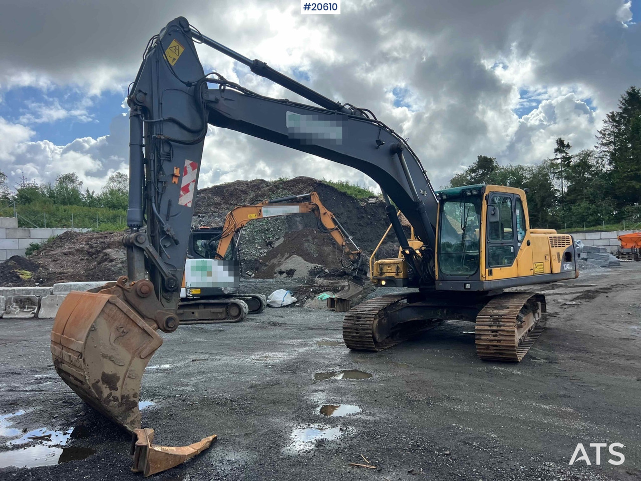 Volvo EC240B - Máy xúc: hình 1 Volvo EC240B - Máy xúc: hình 1