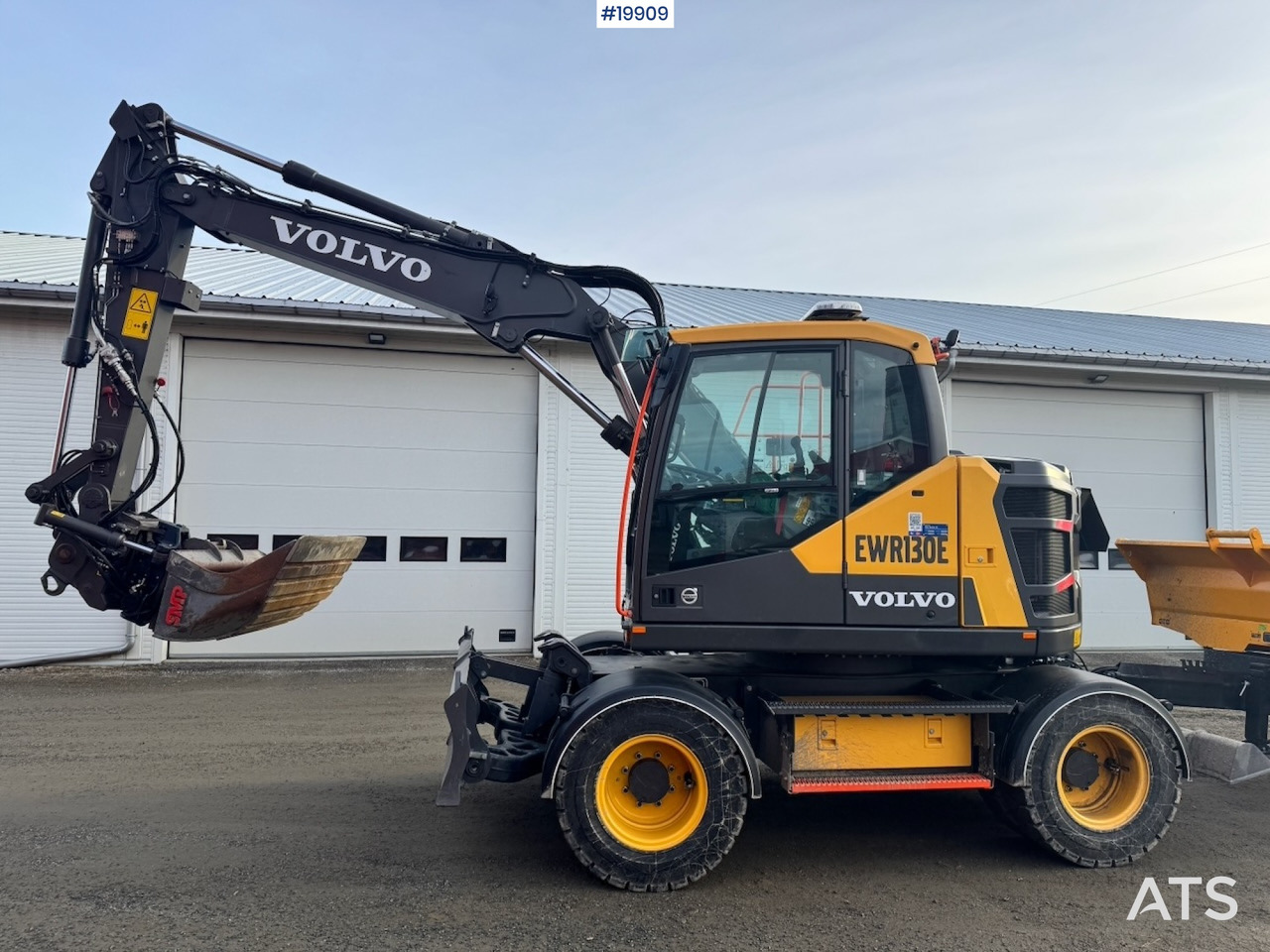 Volvo EWR130 - Máy xúc: hình 4 Volvo EWR130 - Máy xúc: hình 4