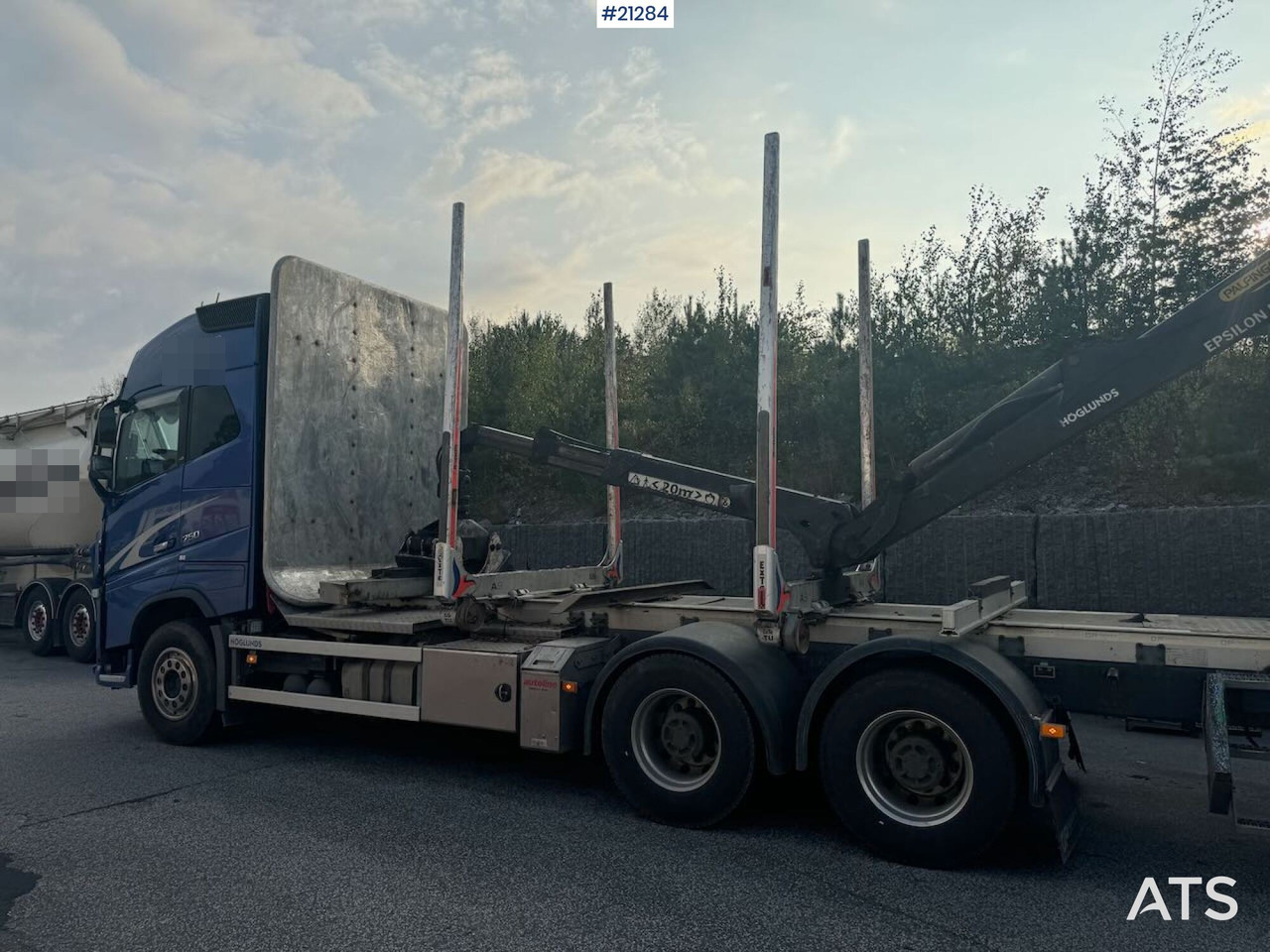 Volvo FH750 - Xe chở gỗ, Xe cẩu tự hành: hình 2 Volvo FH750 - Xe chở gỗ, Xe cẩu tự hành: hình 2