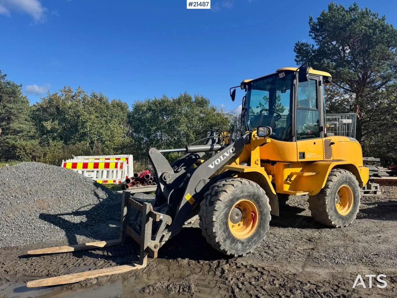 Volvo L30G - Máy xúc lật bánh lốp: hình 2 Volvo L30G - Máy xúc lật bánh lốp: hình 2