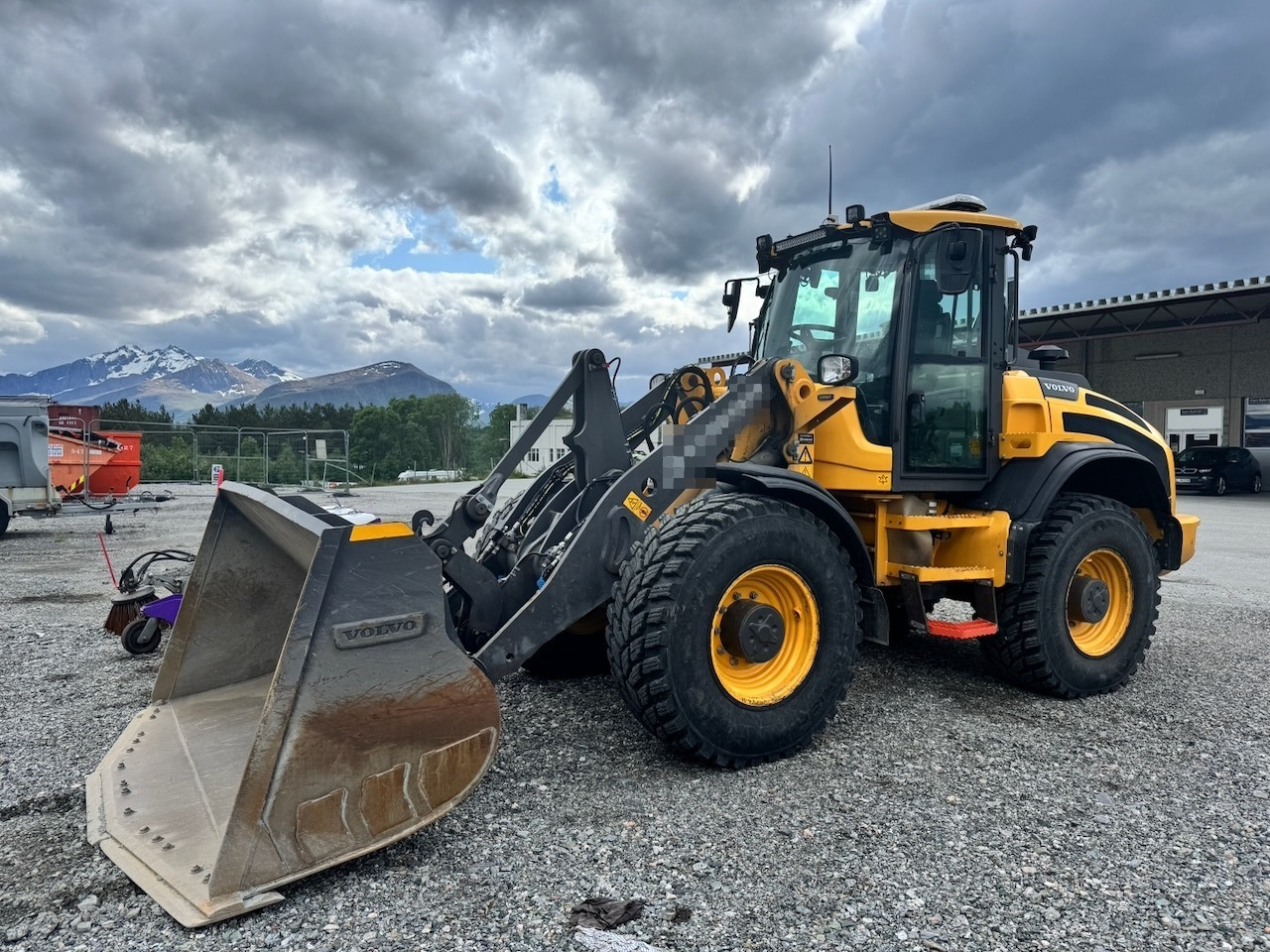 Volvo L45H - Máy xúc lật bánh lốp: hình 1 Volvo L45H - Máy xúc lật bánh lốp: hình 1