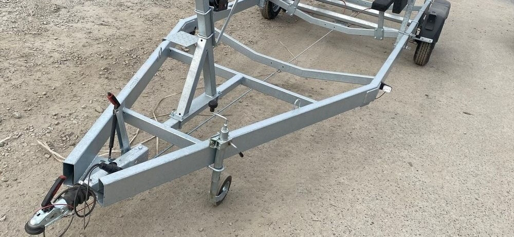 Rơ moóc kéo thuyền mới Boro New: hình 1