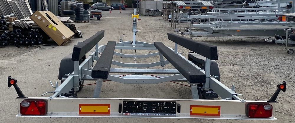 Boro PRZYCZEPA PODŁODZIOWA STYL AMERYKAŃSKI 7,30m - Rơ moóc kéo thuyền: hình 4 Boro PRZYCZEPA PODŁODZIOWA STYL AMERYKAŃSKI 7,30m - Rơ moóc kéo thuyền: hình 4