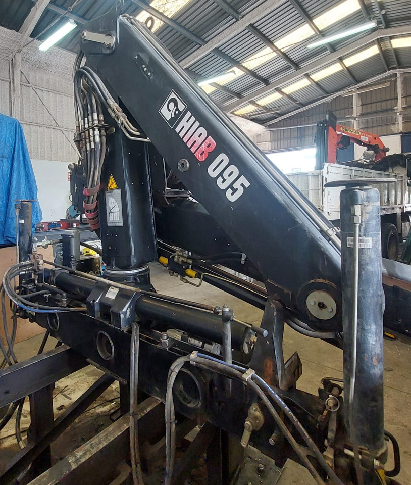 HIAB 095 - Cẩu gấp: hình 1 HIAB 095 - Cẩu gấp: hình 1