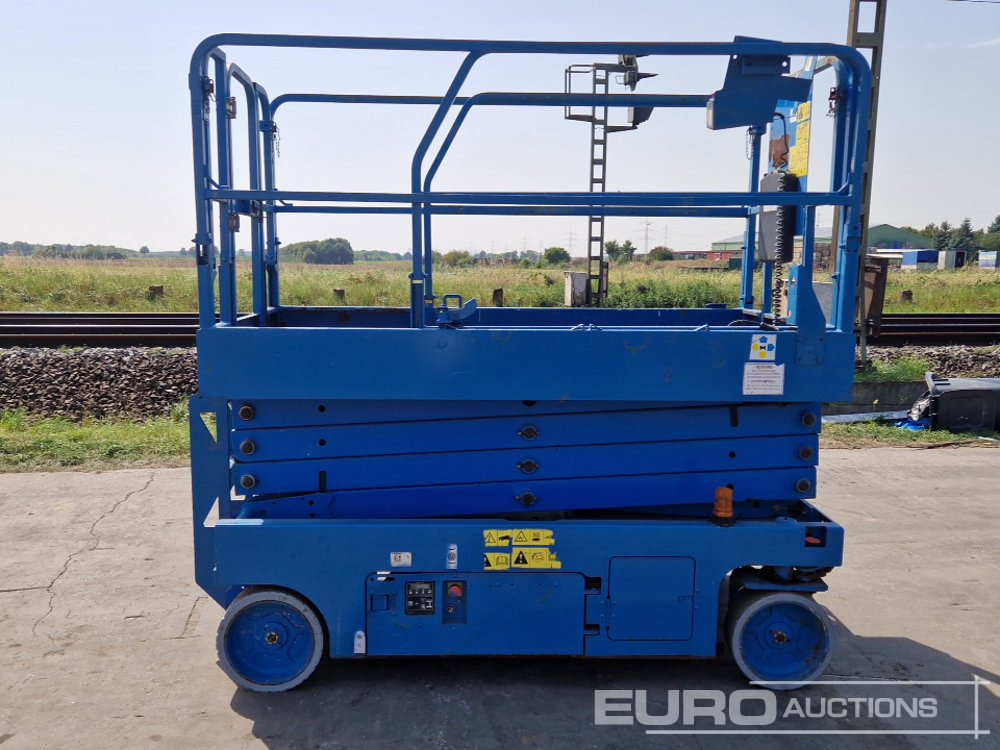 2013 Genie GS-2646 - Nền bục trên không: hình 2 2013 Genie GS-2646 - Nền bục trên không: hình 2