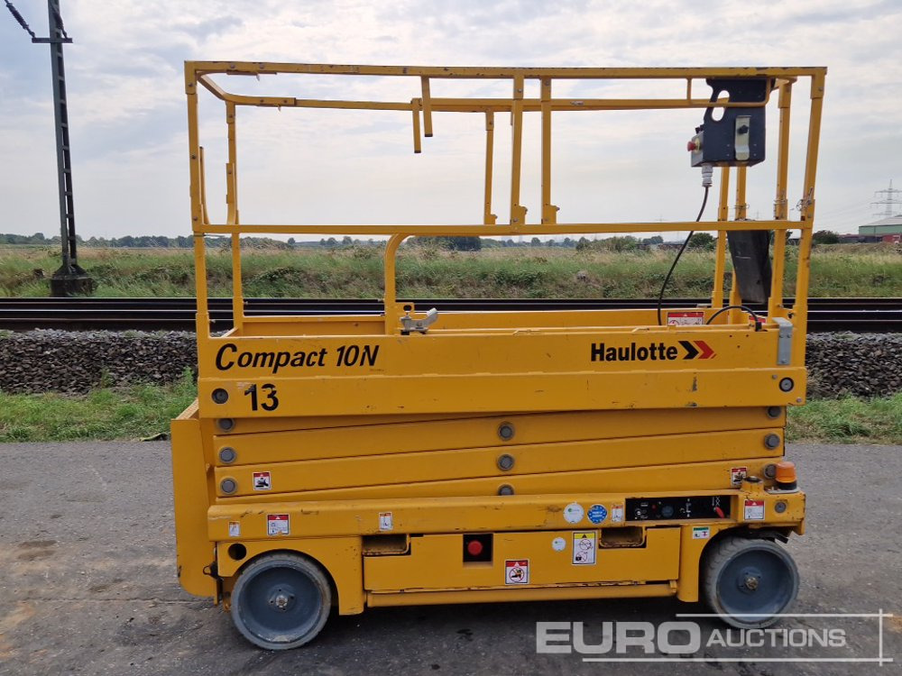2015 Haulotte Compact 10N - Nền bục trên không: hình 2 2015 Haulotte Compact 10N - Nền bục trên không: hình 2