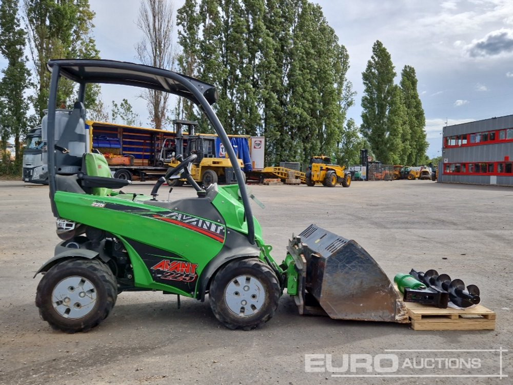 2016 Avant M225MLNT - Máy xúc lật bánh lốp: hình 5 2016 Avant M225MLNT - Máy xúc lật bánh lốp: hình 5