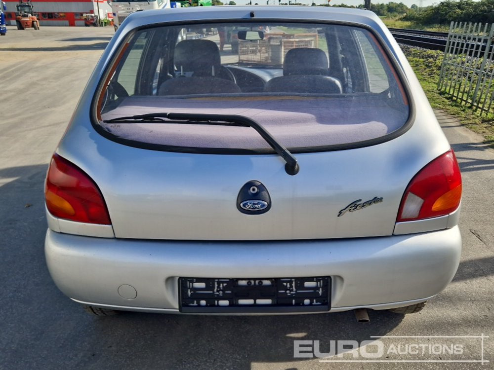 Ford Fiesta - Xe hơi: hình 4 Ford Fiesta - Xe hơi: hình 4