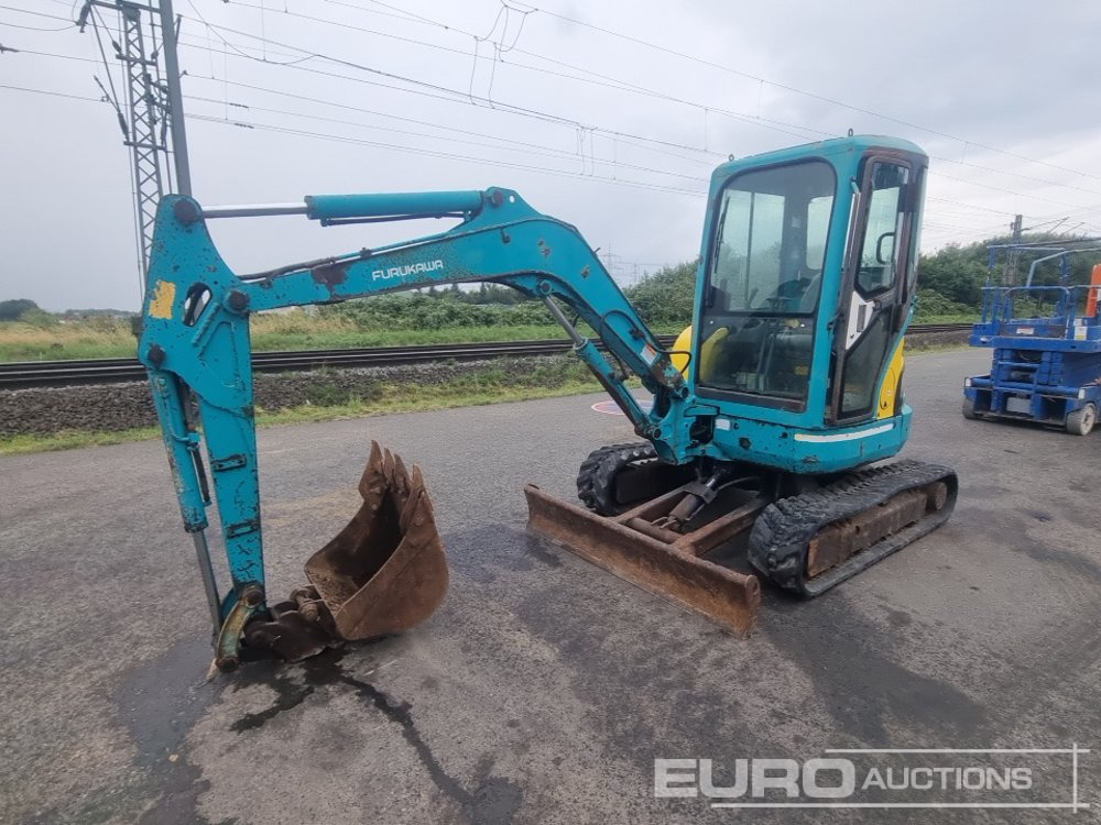 Furukawa UX35 - Máy xúc mini: hình 1 Furukawa UX35 - Máy xúc mini: hình 1