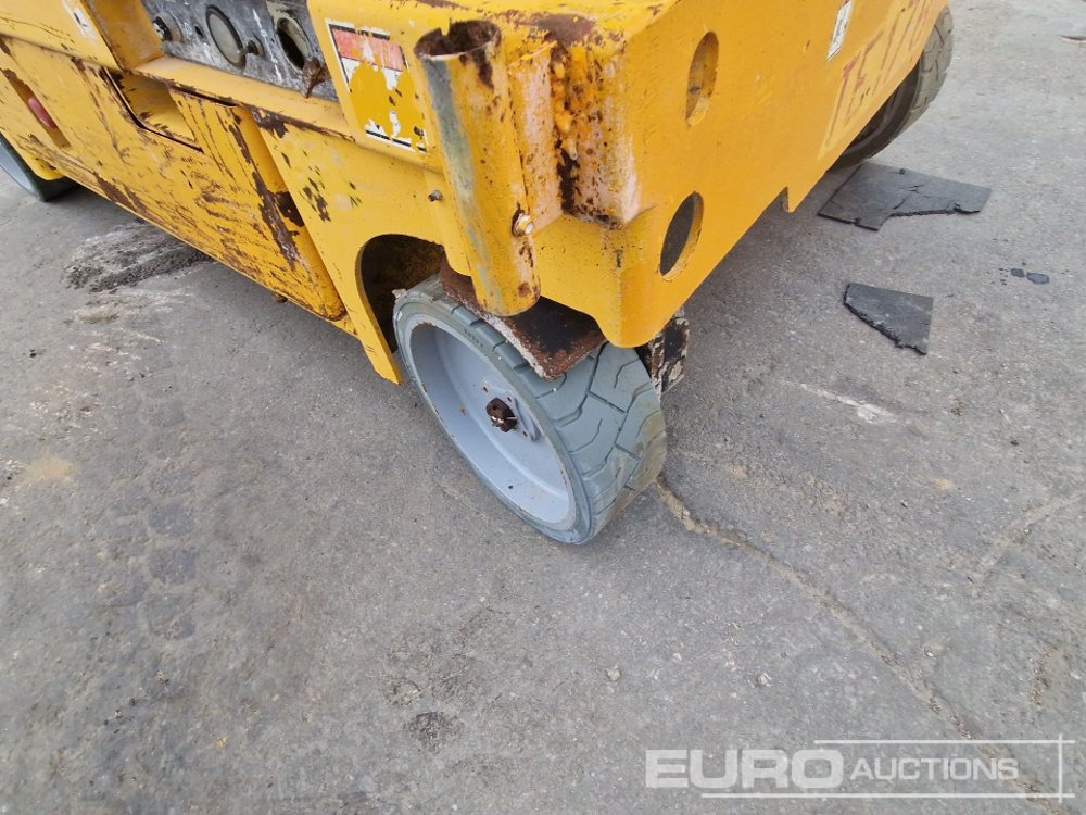 Haulotte Compact 12 - Nền bục trên không: hình 5 Haulotte Compact 12 - Nền bục trên không: hình 5