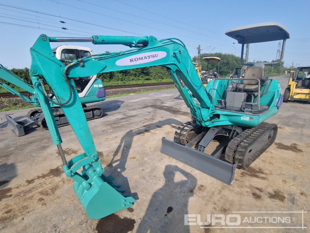 Komatsu PC15-3 - Máy xúc mini: hình 1 Komatsu PC15-3 - Máy xúc mini: hình 1