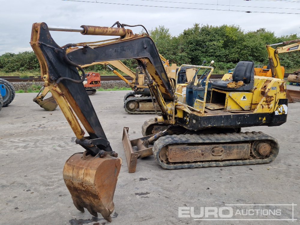 Komatsu PC15 - Máy xúc mini: hình 1 Komatsu PC15 - Máy xúc mini: hình 1