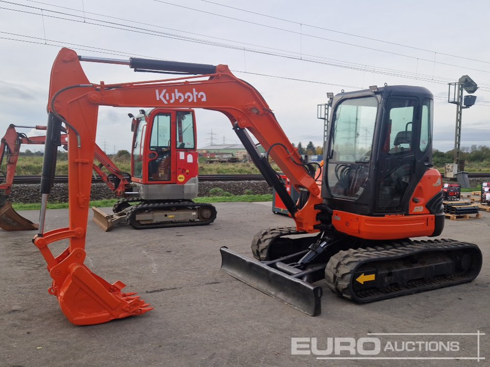Kubota U55-4 - Máy xúc mini: hình 1 Kubota U55-4 - Máy xúc mini: hình 1