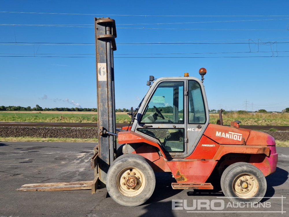 Manitou MC50 - Xe nâng địa hình gồ ghề: hình 2 Manitou MC50 - Xe nâng địa hình gồ ghề: hình 2