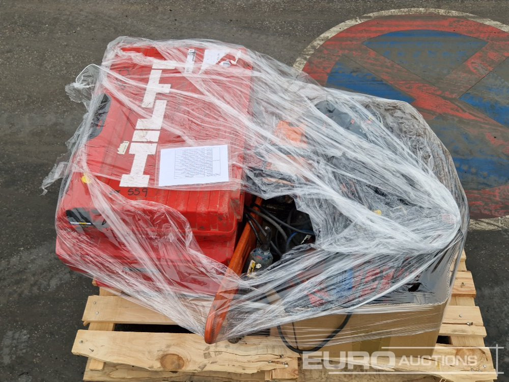 Palllet of Assorted Electric Tools, Demolition Hammer, Grinder, Hammer Drill, Chainsaw, Rotary Hammer - Trang thiết bị xây dựng: hình 1 Palllet of Assorted Electric Tools, Demolition Hammer, Grinder, Hammer Drill, Chainsaw, Rotary Hammer - Trang thiết bị xây dựng: hình 1