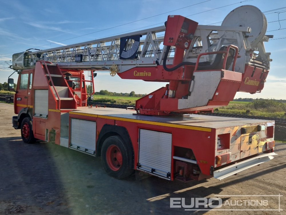 Renault M230TI 4x2 Firebrigade Access Truck, Manual Gearbox - Nền bục trên không gắn trên xe tải: hình 3 Renault M230TI 4x2 Firebrigade Access Truck, Manual Gearbox - Nền bục trên không gắn trên xe tải: hình 3