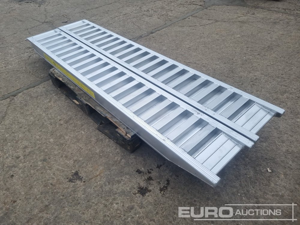 Unused Set of Aluminium Ramps, 250cm, 6,000kg - Đường dốc di động: hình 4 Unused Set of Aluminium Ramps, 250cm, 6,000kg - Đường dốc di động: hình 4