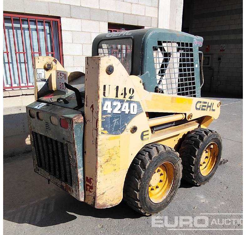 2006 Gehl SL4240 - Máy xúc lật đa năng: hình 2 2006 Gehl SL4240 - Máy xúc lật đa năng: hình 2