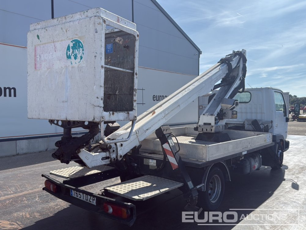 2006 Nissan Cabstar - Nền bục trên không gắn trên xe tải: hình 5 2006 Nissan Cabstar - Nền bục trên không gắn trên xe tải: hình 5