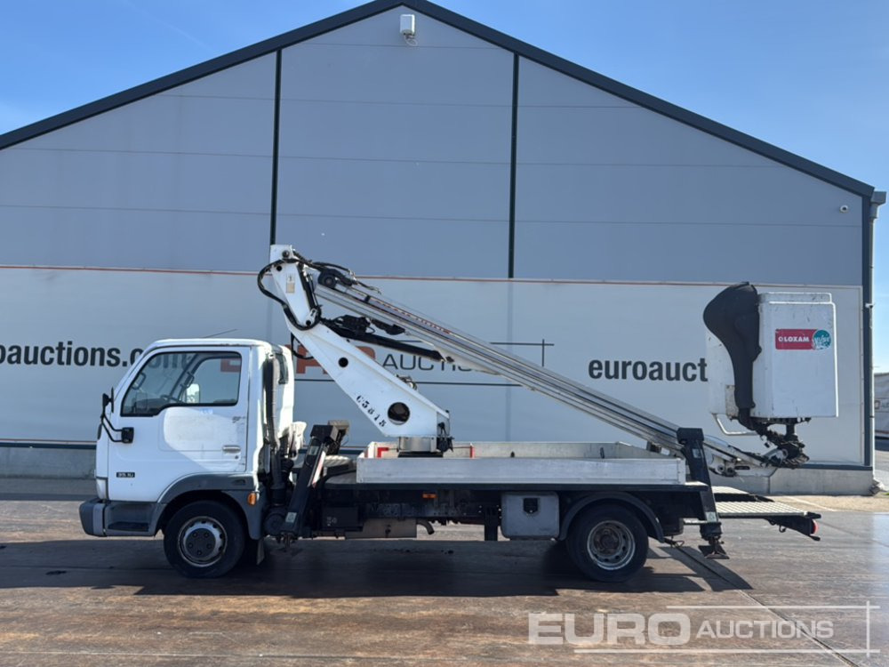 2006 Nissan Cabstar - Nền bục trên không gắn trên xe tải: hình 2 2006 Nissan Cabstar - Nền bục trên không gắn trên xe tải: hình 2