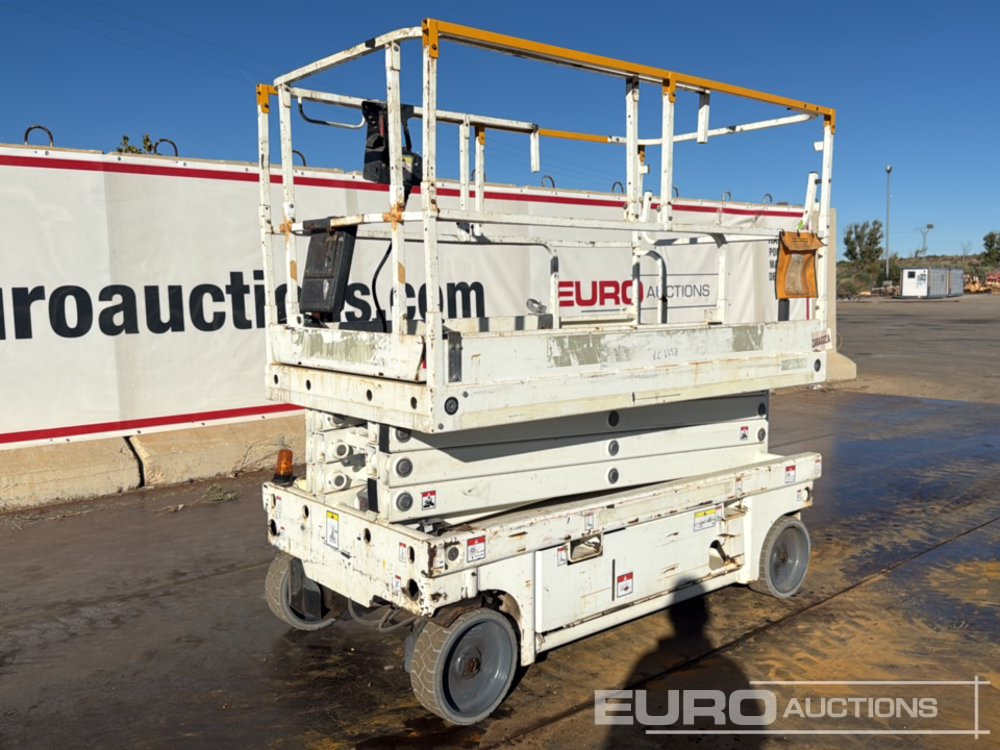 2014 Haulotte Compact 10 - Máy nâng người hình kéo: hình 1 2014 Haulotte Compact 10 - Máy nâng người hình kéo: hình 1