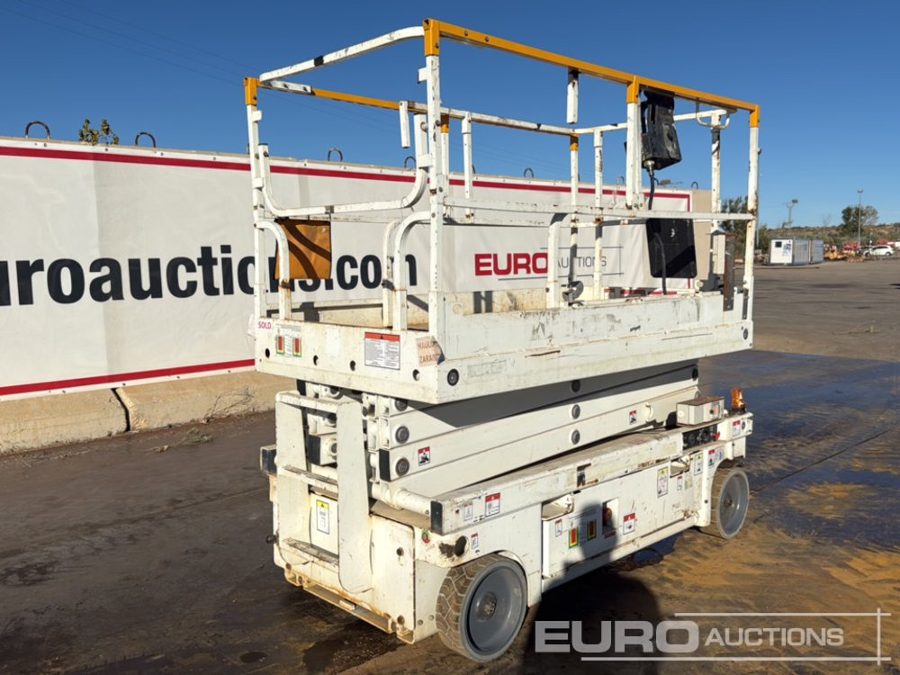 2014 Haulotte Compact 10 - Máy nâng người hình kéo: hình 5 2014 Haulotte Compact 10 - Máy nâng người hình kéo: hình 5