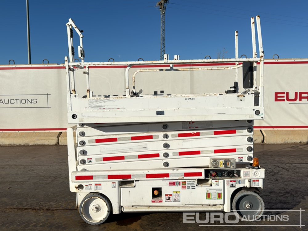 2015 Haulotte Compact 14 - Máy nâng người hình kéo: hình 2 2015 Haulotte Compact 14 - Máy nâng người hình kéo: hình 2