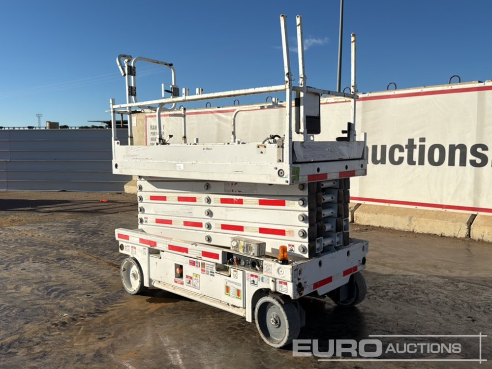 2015 Haulotte Compact 14 - Máy nâng người hình kéo: hình 3 2015 Haulotte Compact 14 - Máy nâng người hình kéo: hình 3