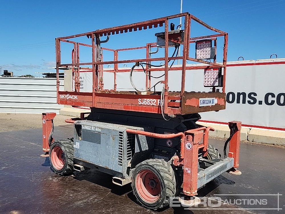 2015 SkyJack SJ6832RT - Máy nâng người hình kéo: hình 3 2015 SkyJack SJ6832RT - Máy nâng người hình kéo: hình 3