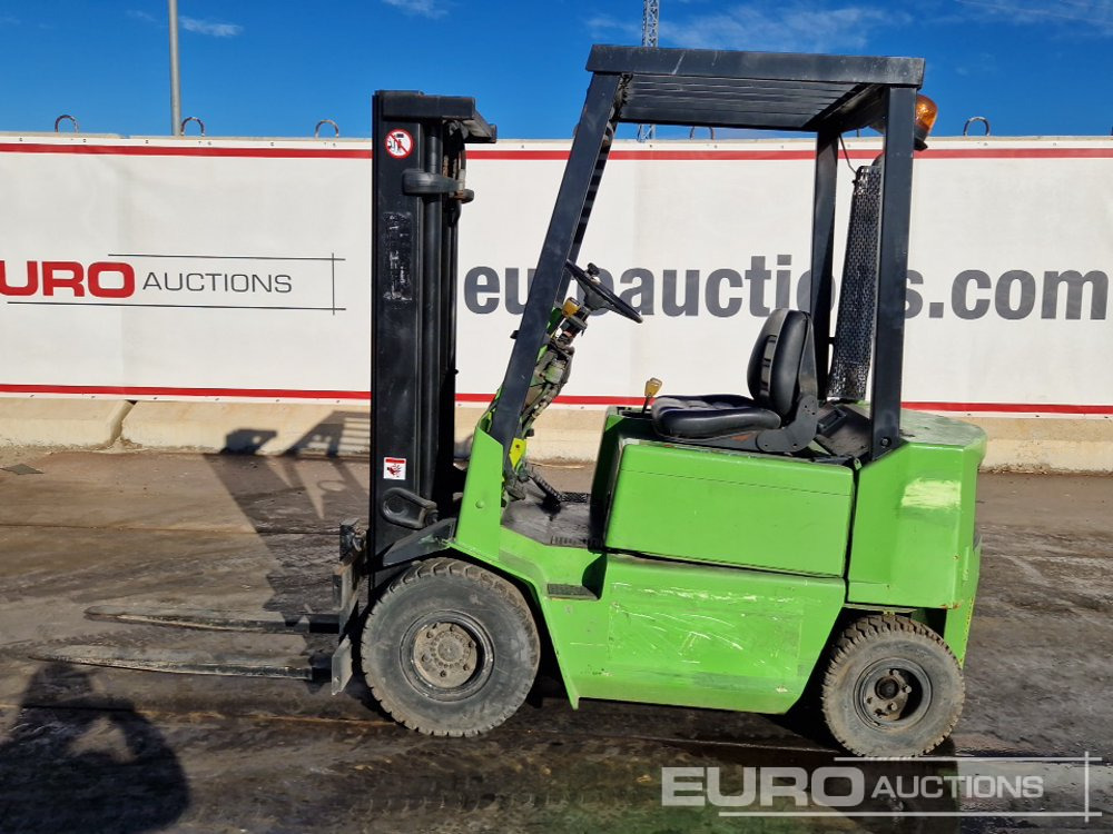 Clark DPM15 - Xe nâng: hình 2 Clark DPM15 - Xe nâng: hình 2