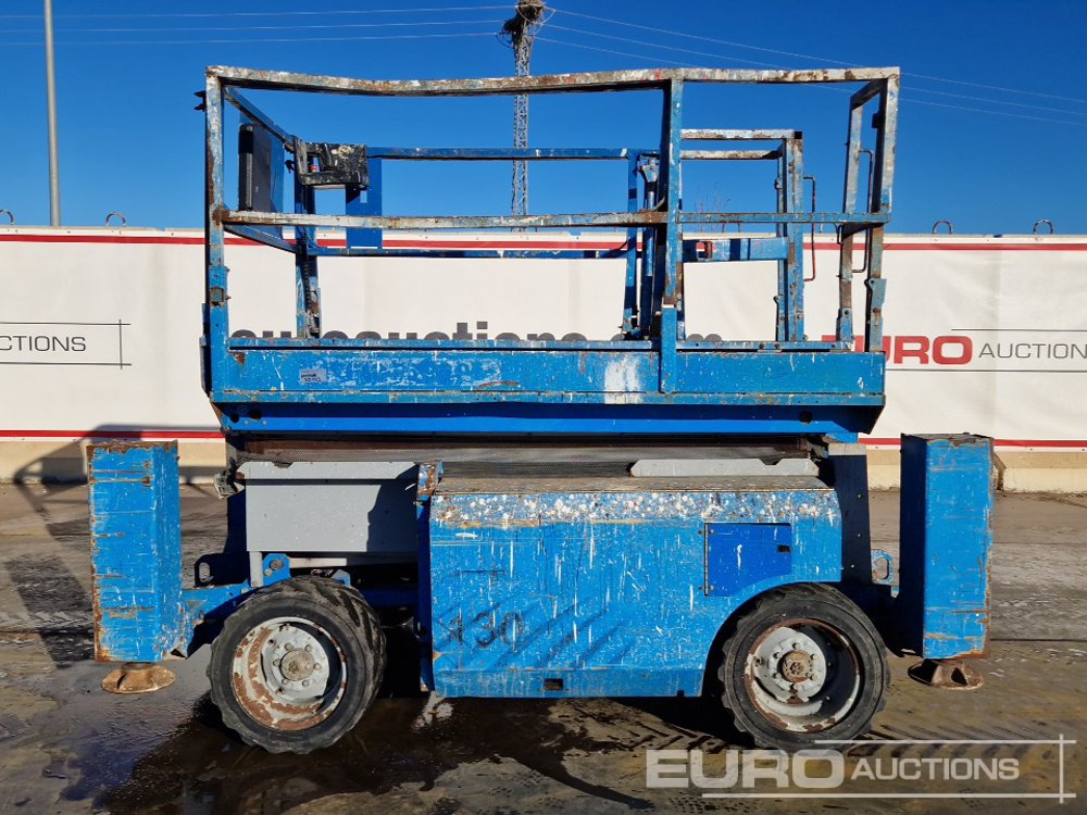 Genie GS-3268RT - Nền bục trên không: hình 2 Genie GS-3268RT - Nền bục trên không: hình 2