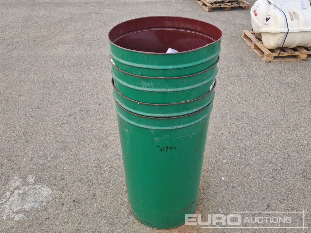 Metal Barrel (4 of) - Trang thiết bị xây dựng: hình 2 Metal Barrel (4 of) - Trang thiết bị xây dựng: hình 2