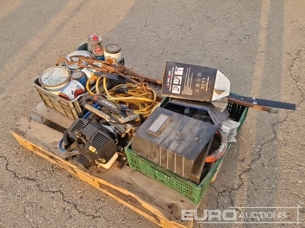 Pallet of Welding Machine, Welding Masks, Generator, Tubs of Paint - Trang thiết bị xây dựng: hình 3 Pallet of Welding Machine, Welding Masks, Generator, Tubs of Paint - Trang thiết bị xây dựng: hình 3