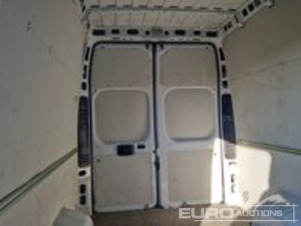 Xe tải nhỏ 2024 Opel Movano: hình 16