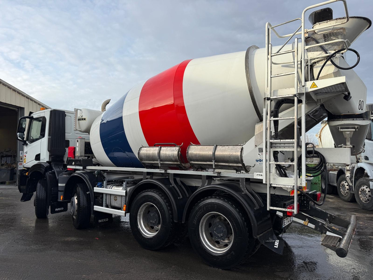 Camion béton Iveco XWay 420 GE-774-AL - Xe trộn bê tông: hình 5 Camion béton Iveco XWay 420 GE-774-AL - Xe trộn bê tông: hình 5
