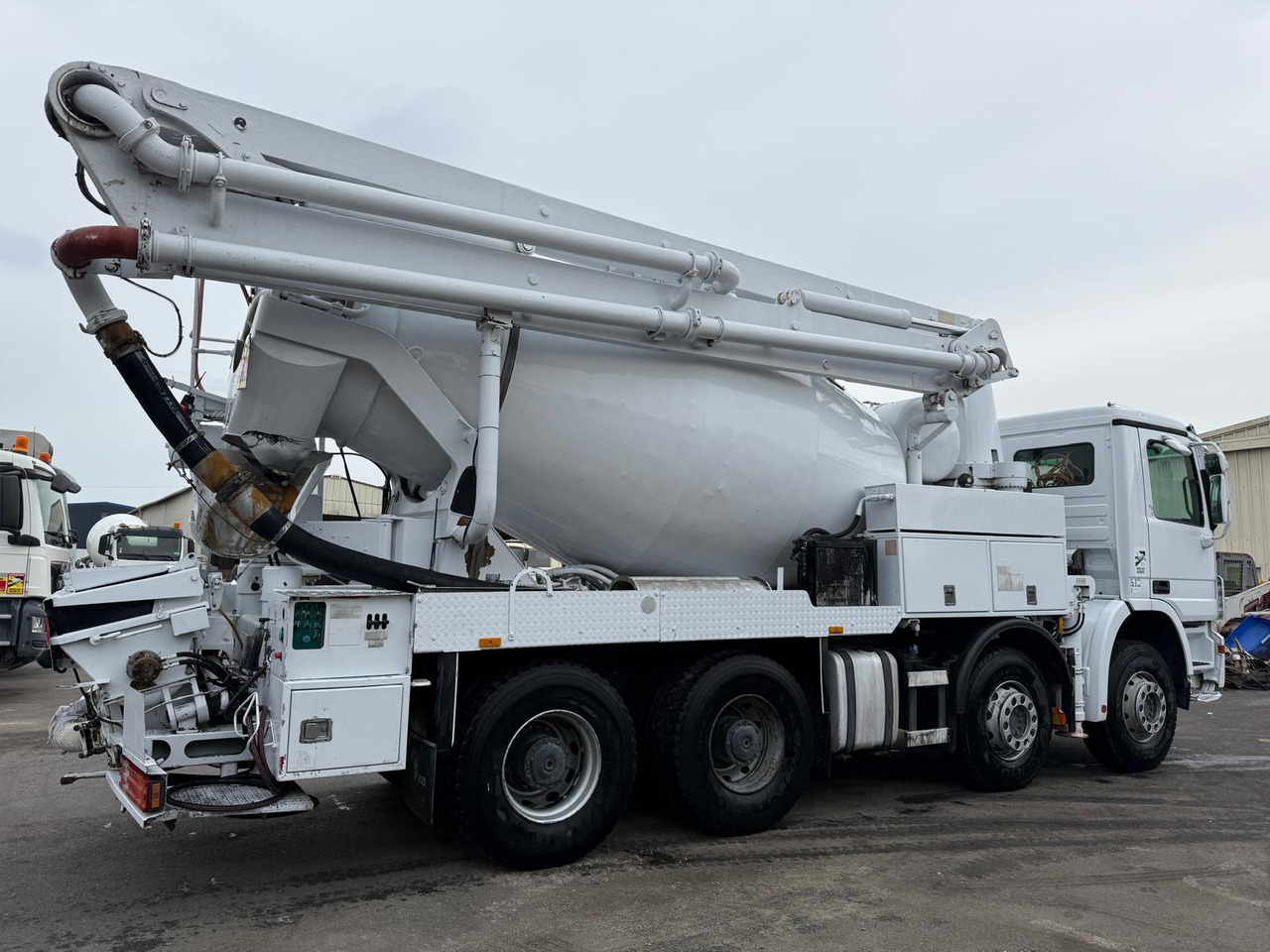 Camion mixo-pompe Mercedes Actros DS-840-FF - Xe trộn bơm bê tông: hình 4 Camion mixo-pompe Mercedes Actros DS-840-FF - Xe trộn bơm bê tông: hình 4