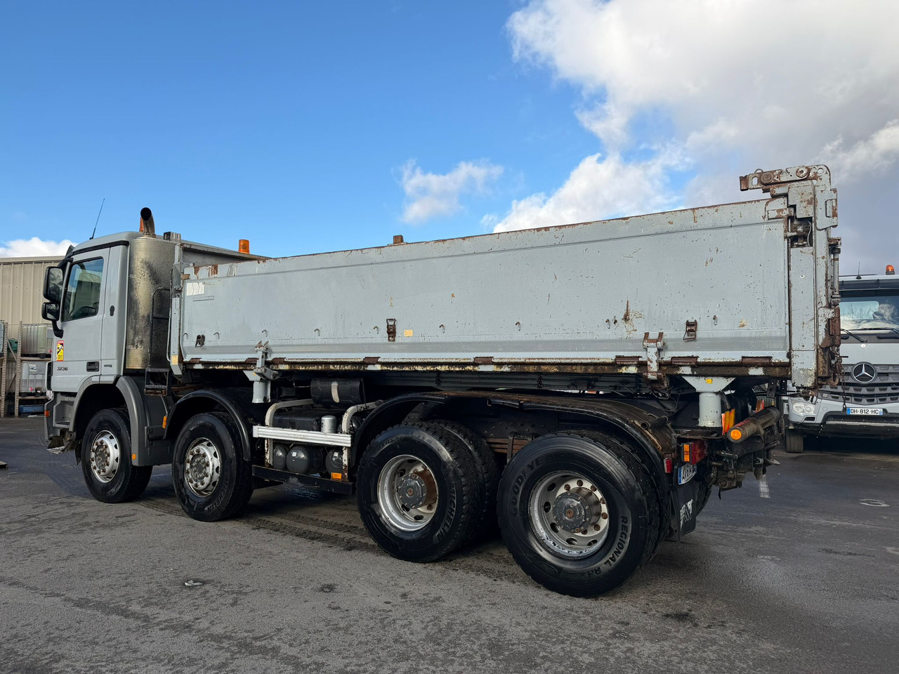 Camion porteur bi-benne AX-614-PE - Máy móc khác: hình 4 Camion porteur bi-benne AX-614-PE - Máy móc khác: hình 4