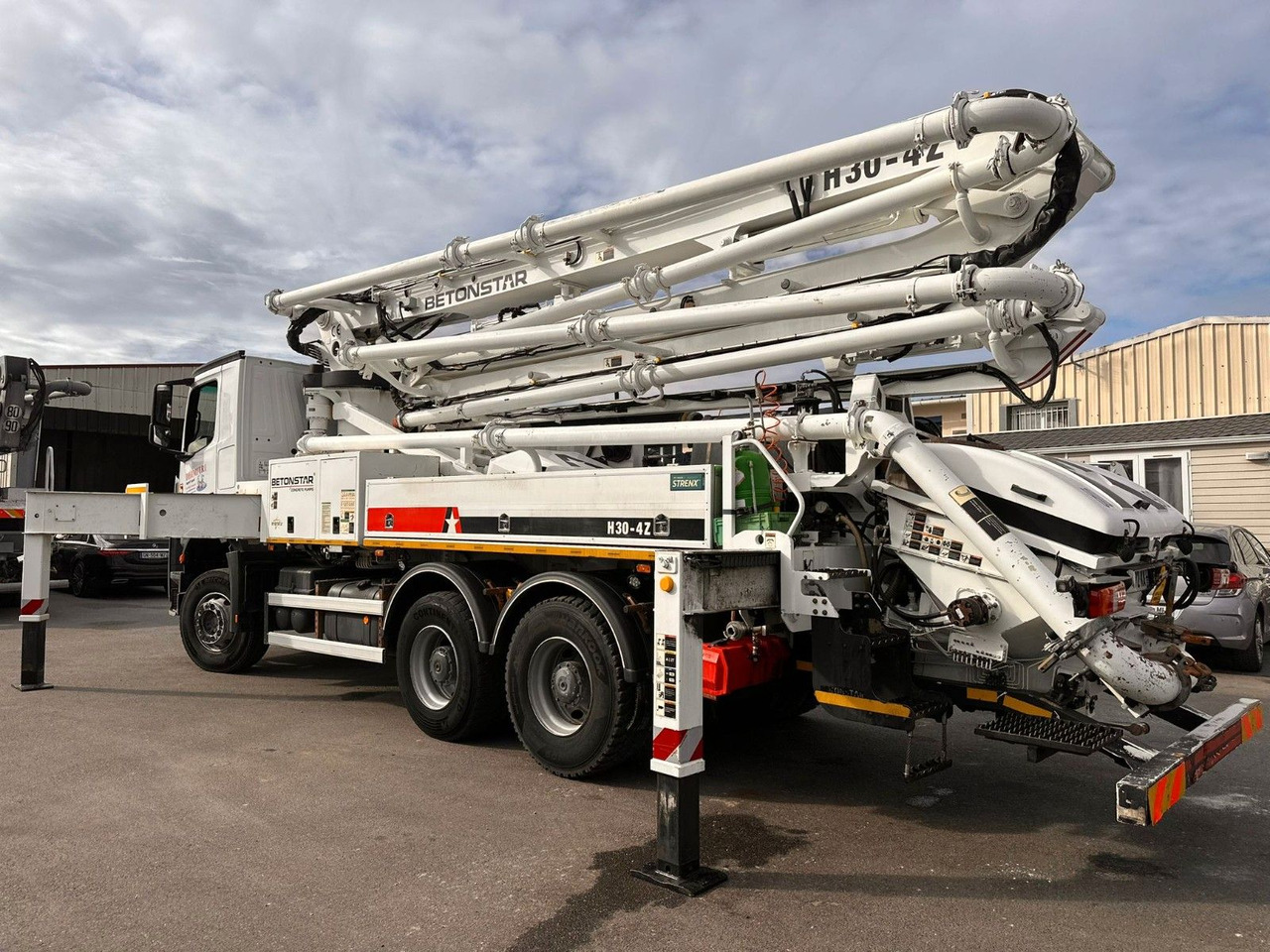 Mercedes-Benz Arocs 2640 - Xe bơm bê tông: hình 5 Mercedes-Benz Arocs 2640 - Xe bơm bê tông: hình 5