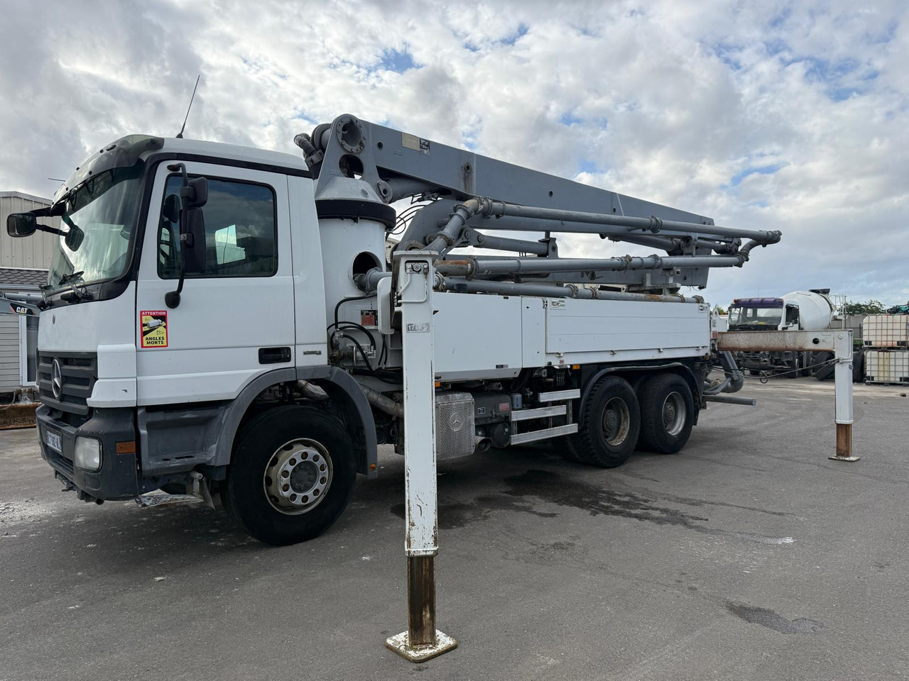 Pompe à béton Schwing 34m avec cabine Mercedes Benz Actros CT-062-WL Année 2008 - Xe bơm bê tông: hình 4 Pompe à béton Schwing 34m avec cabine Mercedes Benz Actros CT-062-WL Année 2008 - Xe bơm bê tông: hình 4