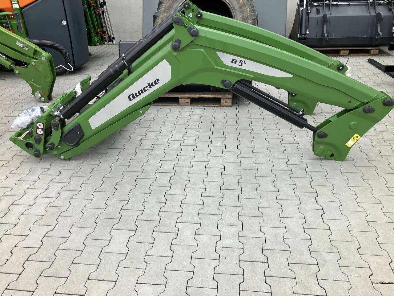 Alö Frontlader Q5 LDM EURO - Máy chất hàng trước cho máy cày: hình 1 Alö Frontlader Q5 LDM EURO - Máy chất hàng trước cho máy cày: hình 1