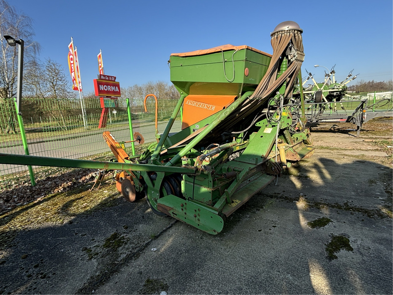Amazone AD-P Super 4m auf KG 405 - Máy gieo hạt: hình 3 Amazone AD-P Super 4m auf KG 405 - Máy gieo hạt: hình 3
