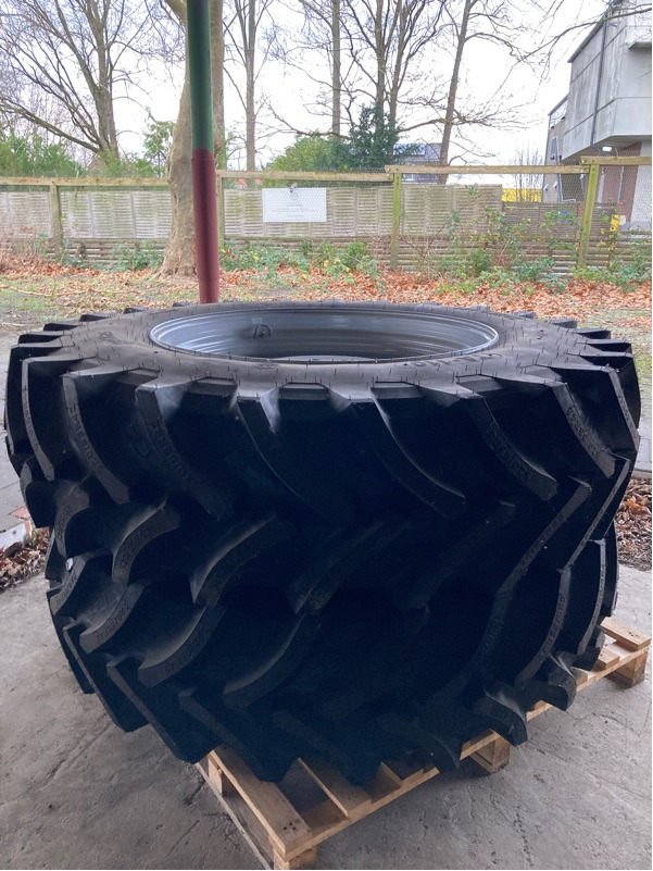 Amazone Komplettrad 520/85R42 2x - Máy xịt: hình 1 Amazone Komplettrad 520/85R42 2x - Máy xịt: hình 1