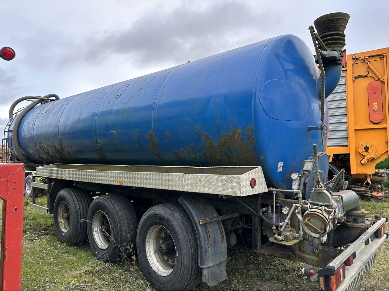 Bardenhorst Gülletransportauflieger 28.000 - Trang thiết bị bón phân: hình 5 Bardenhorst Gülletransportauflieger 28.000 - Trang thiết bị bón phân: hình 5