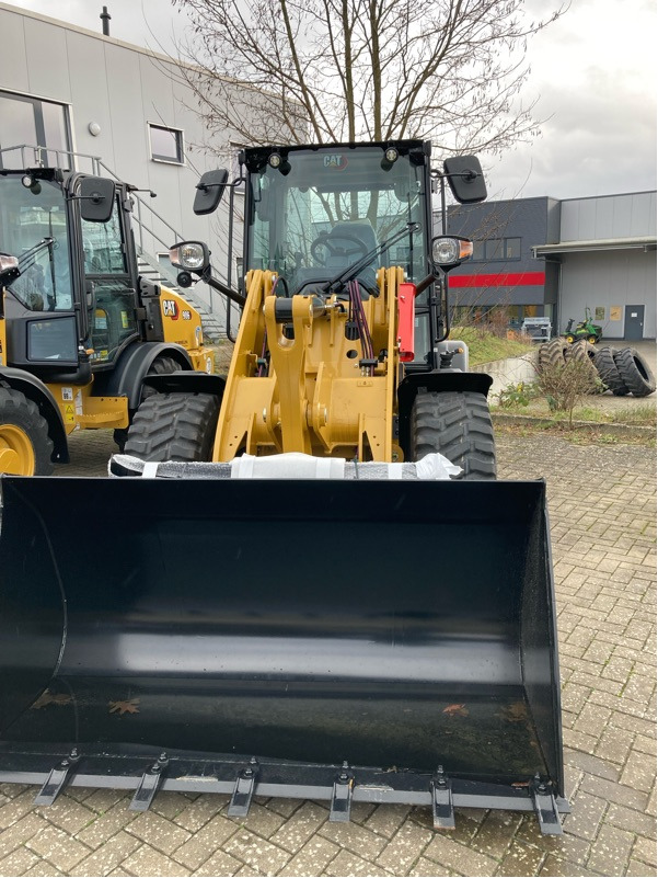 Caterpillar 906 - Máy xúc lật bánh lốp: hình 5 Caterpillar 906 - Máy xúc lật bánh lốp: hình 5