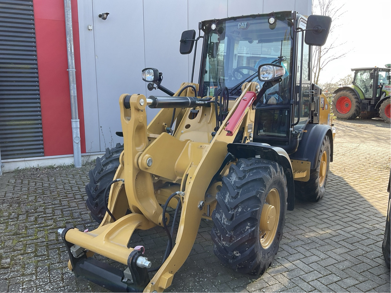 Caterpillar 906 - Máy xúc lật bánh lốp: hình 1 Caterpillar 906 - Máy xúc lật bánh lốp: hình 1