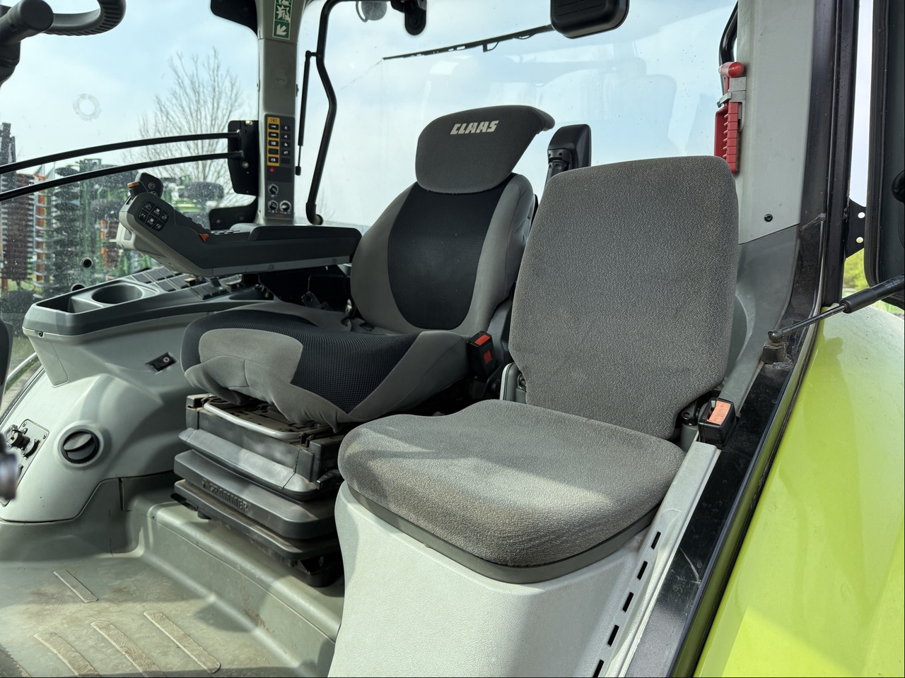 Claas Axion 830 - Máy cày: hình 2 Claas Axion 830 - Máy cày: hình 2