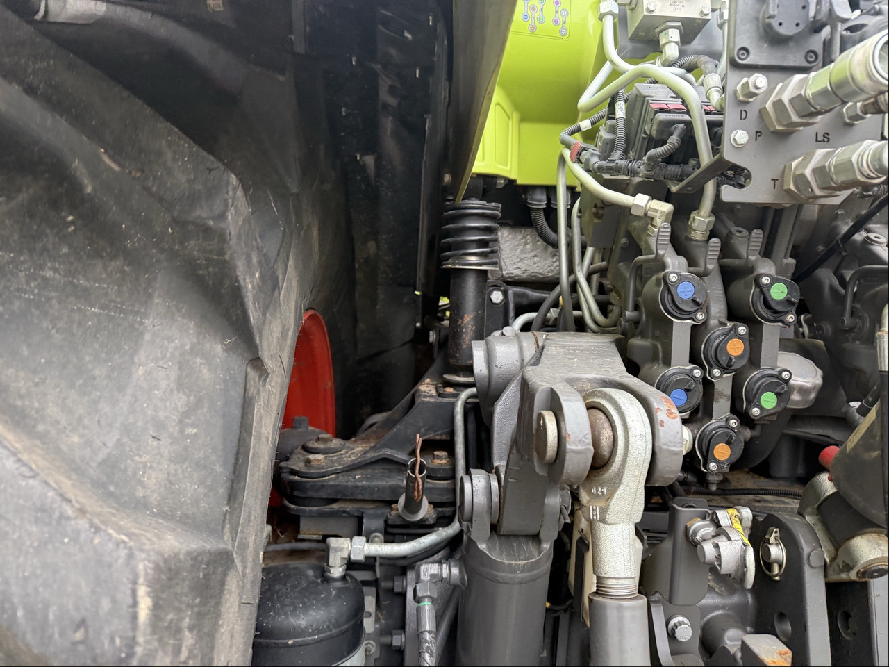 Claas Axion 870 C-Matic - Máy cày: hình 2 Claas Axion 870 C-Matic - Máy cày: hình 2