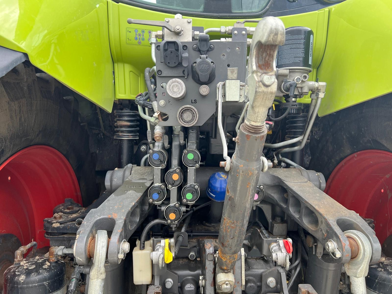 Claas Axion 870 CMatic - Máy cày: hình 5 Claas Axion 870 CMatic - Máy cày: hình 5