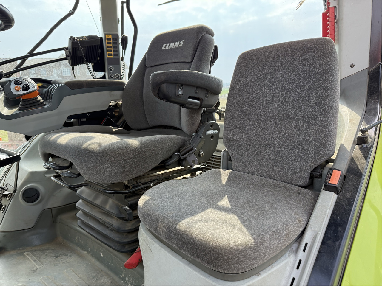 Claas Axion 960 C-Matic CEBIS - Máy cày: hình 2 Claas Axion 960 C-Matic CEBIS - Máy cày: hình 2