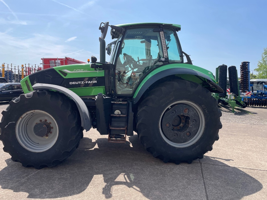 Deutz-Fahr Agrotron 7250 TTV - Máy cày: hình 1 Deutz-Fahr Agrotron 7250 TTV - Máy cày: hình 1